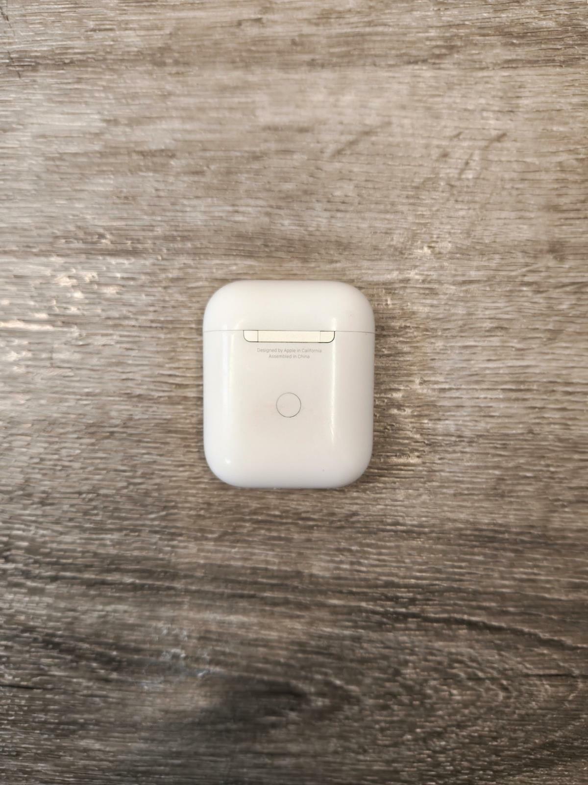 APPLE AIRPODS 2ND GEN WHITE A2031 2.0 Channel Earbud (In Ear)