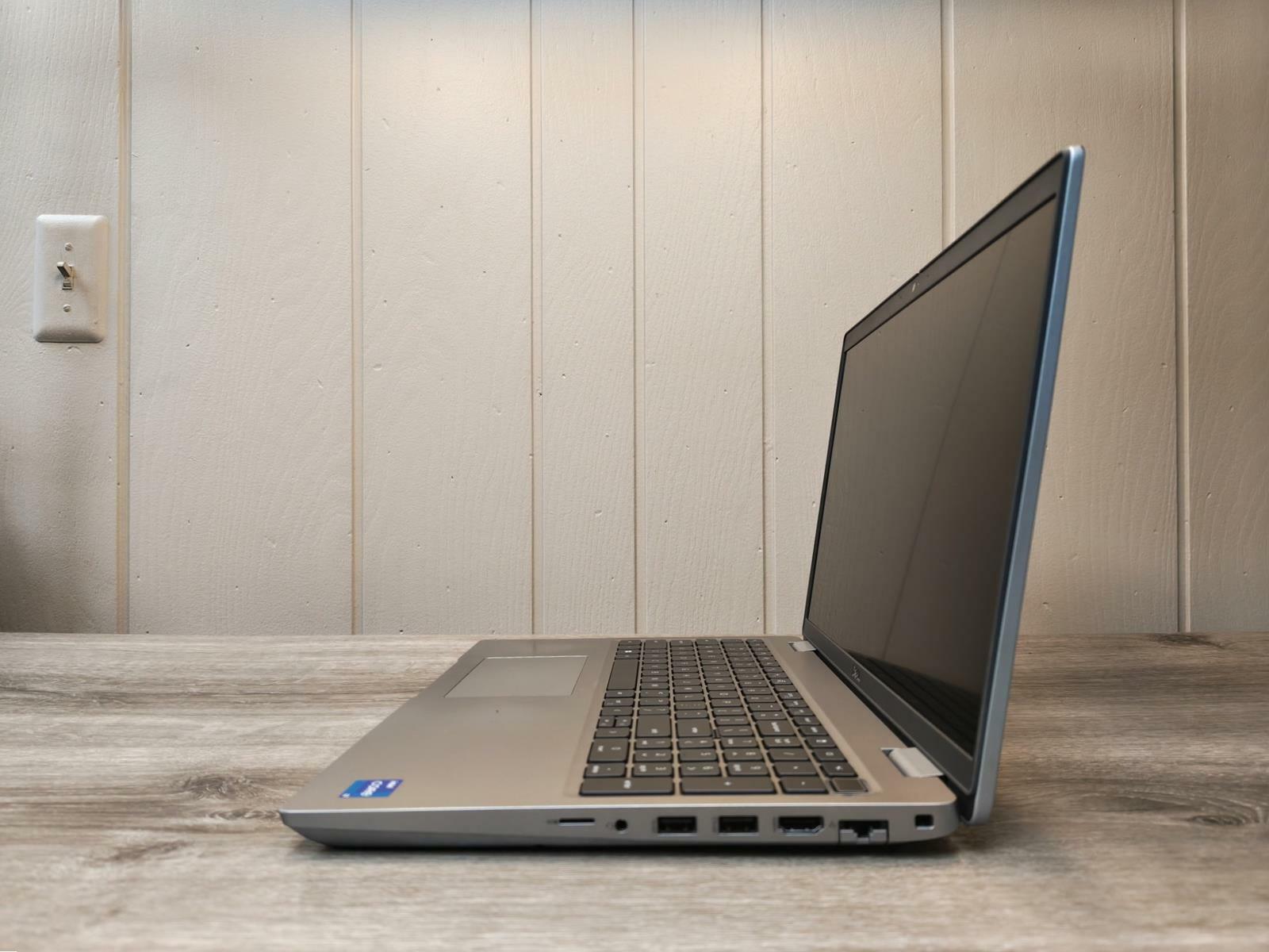 DELL PRECISION 3561 | Intel(R) Core(TM) i7-11850H @ 2.50GHz 8GB RAM NO HDD NO OS | USED GOOD | 40-50% BATTERY