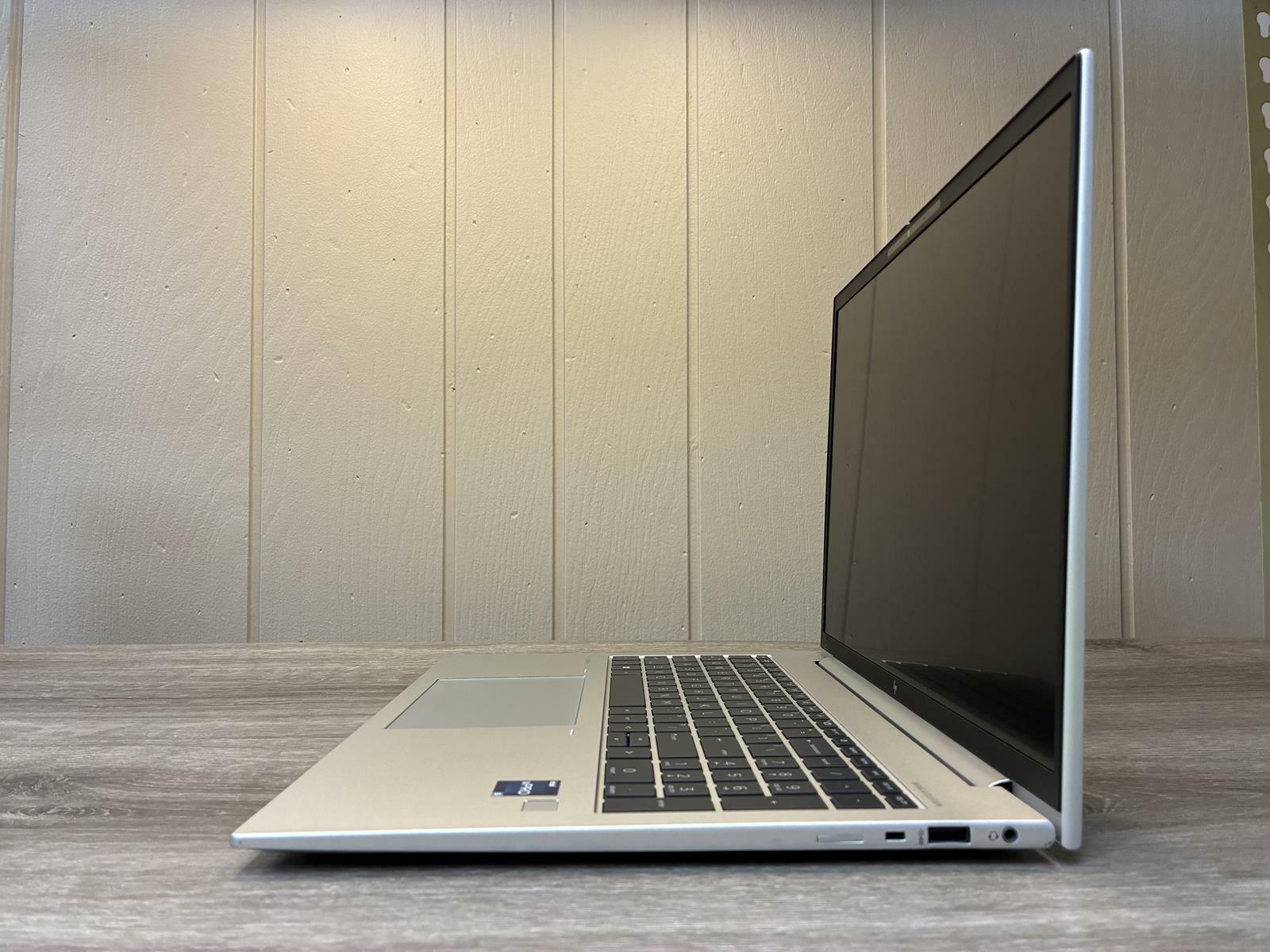 HP EliteBook 860 16 inch G10 Intel(R) Core(TM) i5-1345U 238GB SSD 16GB RAM NO OS