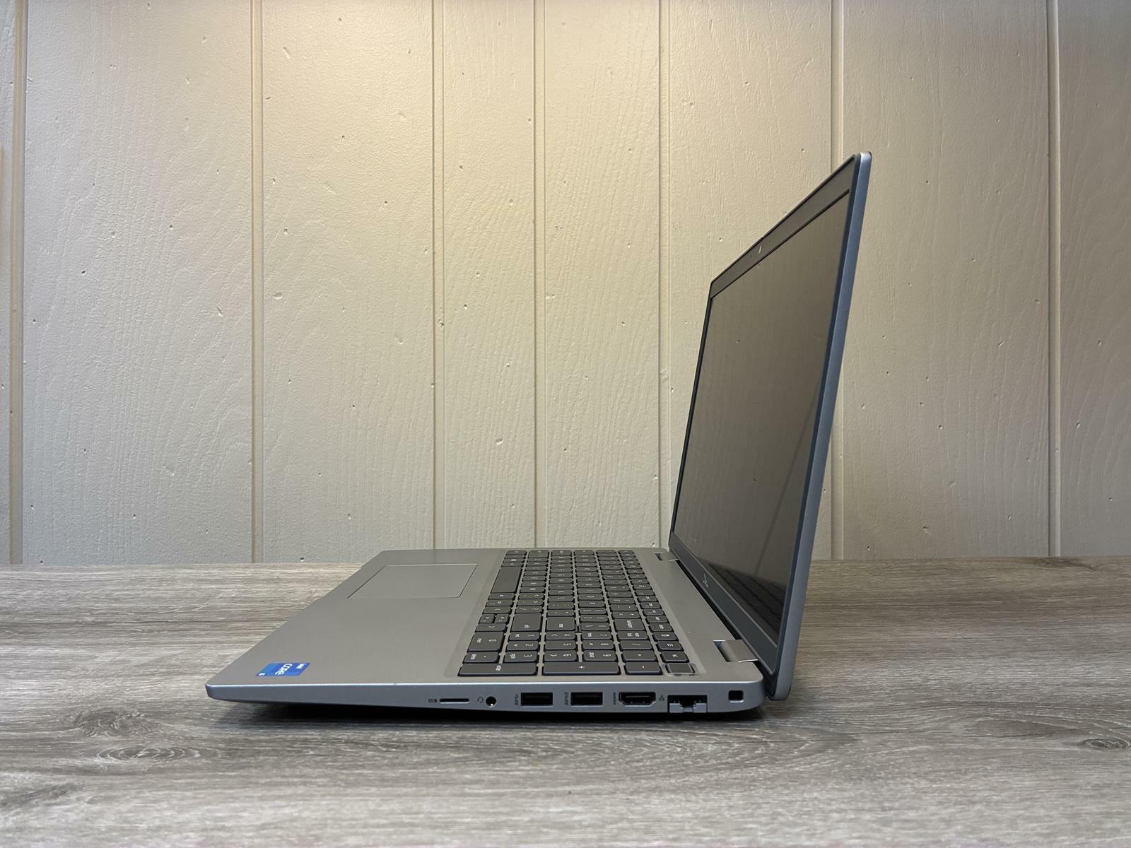 DELL Latitude 5520 | Intel(R) Core(TM) i7-1185G7 @ 3.00GHz 16GB RAM NO HDD NO OS | USED GOOD | 70-75% BATTERY