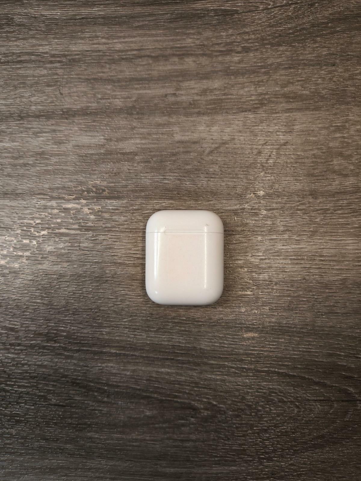 APPLE AIRPODS (1ST GEN) | USED GOOD
