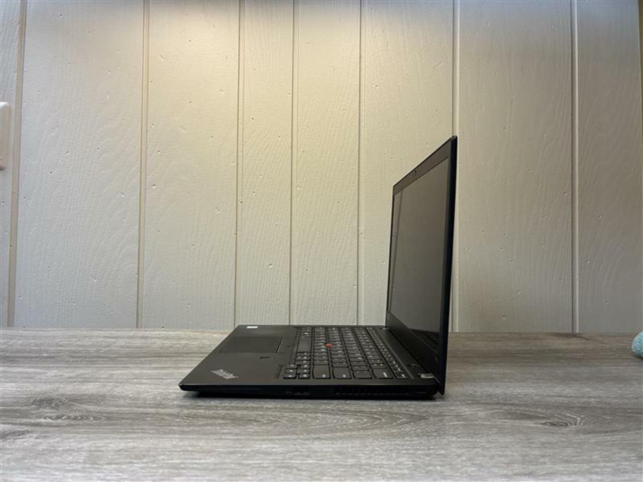 LENOVO THINKPAD T480S Intel(R) Core(TM) i5-8265U @ 1.60GHz 256GB SSD 16GB NO OS